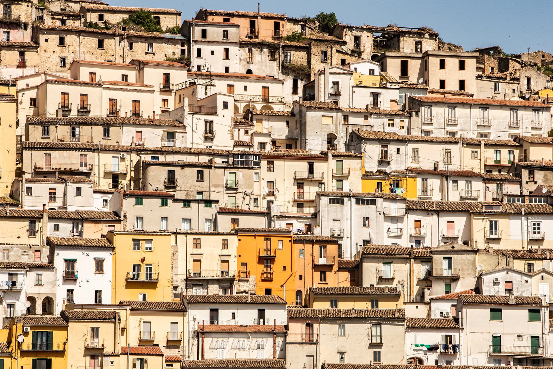 CALITRI, SMELL OF BREAD IN THE HAMLET